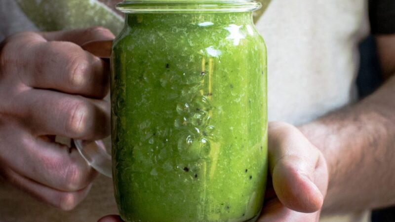 What has more protein – spirulina or a steak?