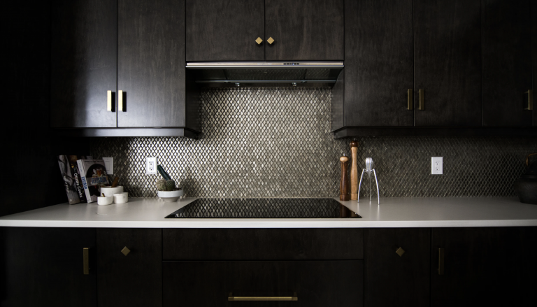 How to Turn Your Dated Kitchen Into a Modern Space with Minimal Resources 