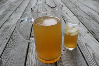 Guarapo De Piña recipe (it’s fermented pineapple juice)