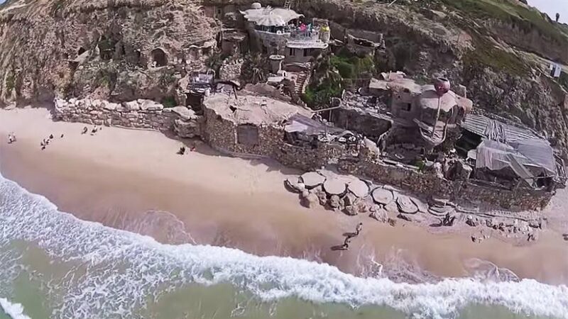 The hobbit home set for demolition