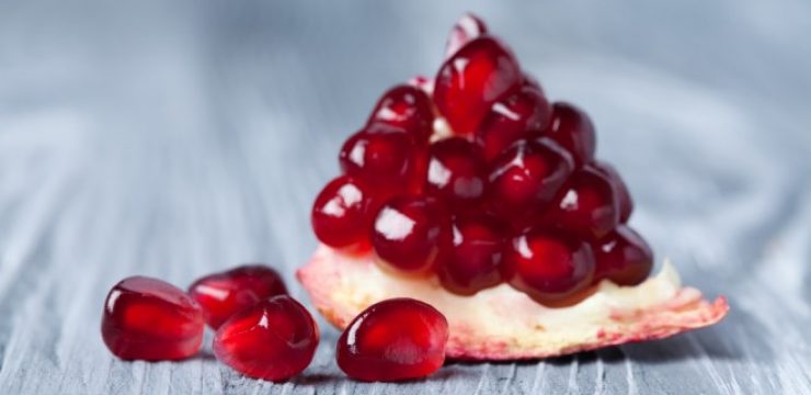 how-to-peel-a-pomegranate.jpg