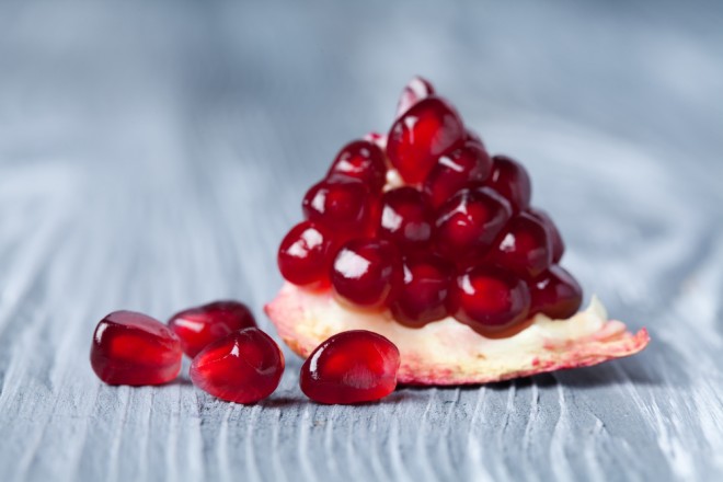 how to open a pomegranate