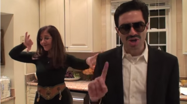 Hilarious Arab American (and dancing mom) explains why paste is NOT hummous (VIDEO)