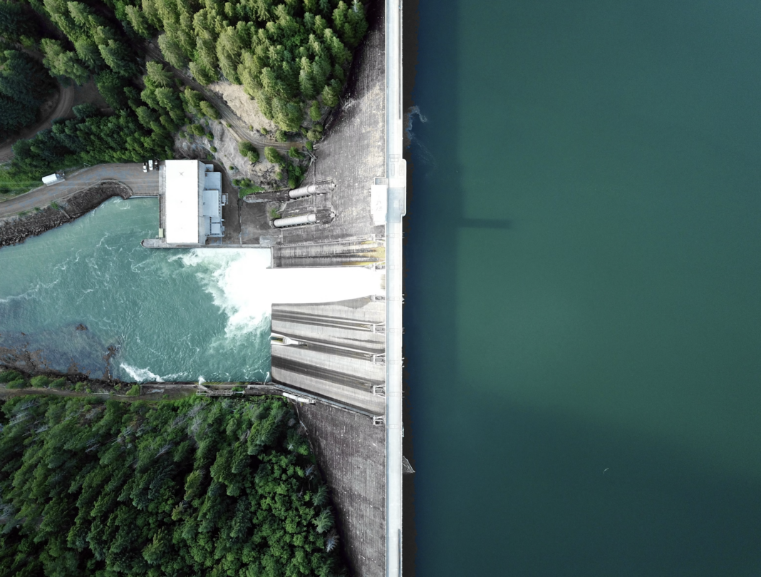 Leading Through a Dual-Energy Transition: Balancing Decarbonisation with Energy Security