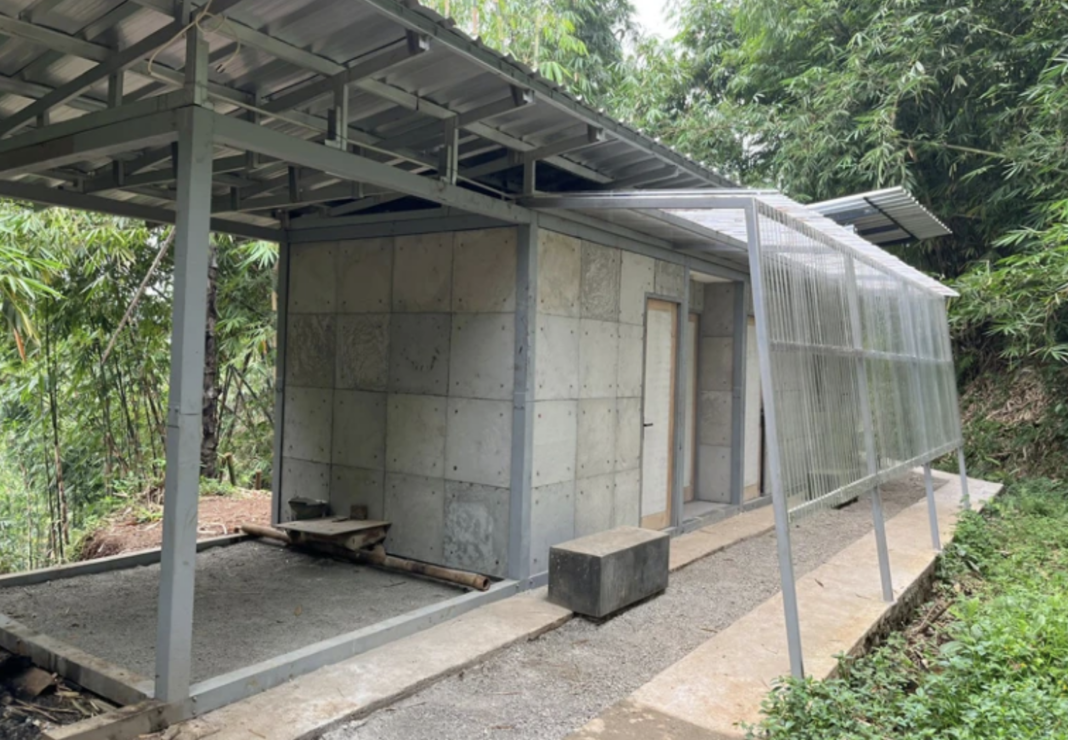 Tiny house built from diapers and concrete