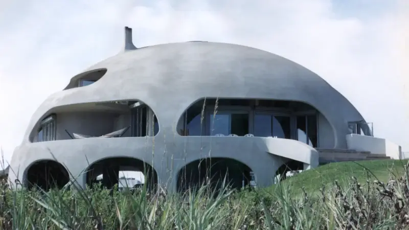 How flat windows work on round and dome-shaped rooms