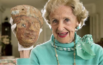 Middle Eastern artefacts looted by 95-year-old “Indiana Joan”