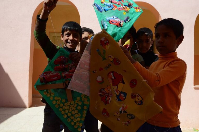 Syrian refugee children upcycle Jordan’s litter into kites