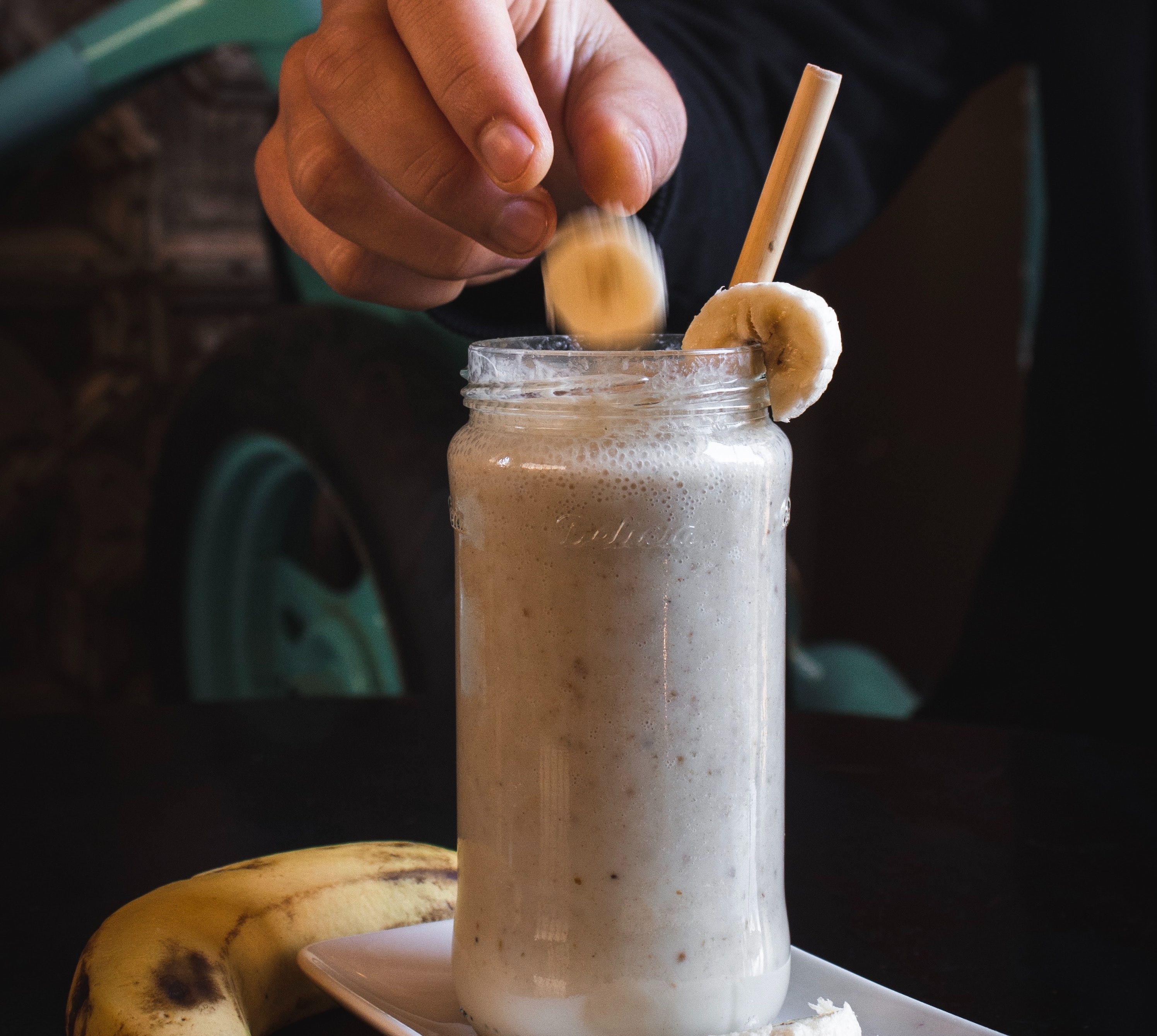 oat milk shake with bananas