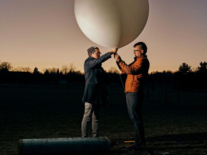 Make Sunsets launch a climate balloon