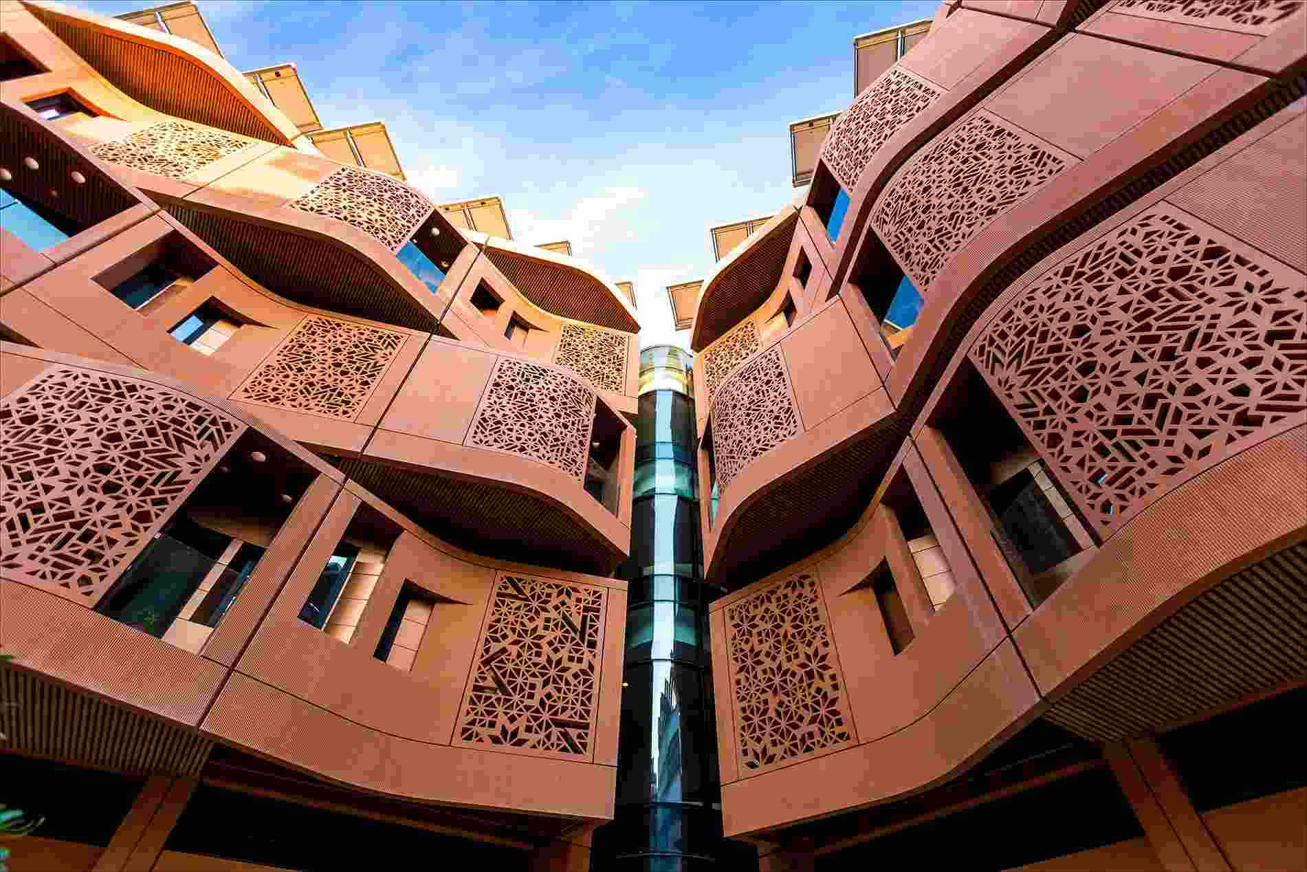 Masdar created the world's first modern, zero-energy city. The problem is no one wants to live there.