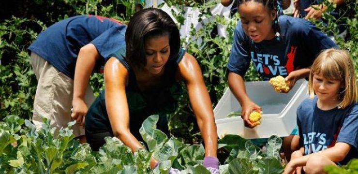 michelle-obama-white-house-garden.jpg