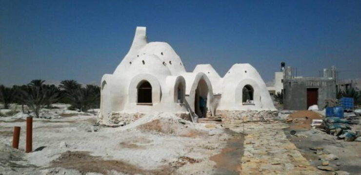 moon-cocoon-super-adobe-jericho-palestine-home.jpg