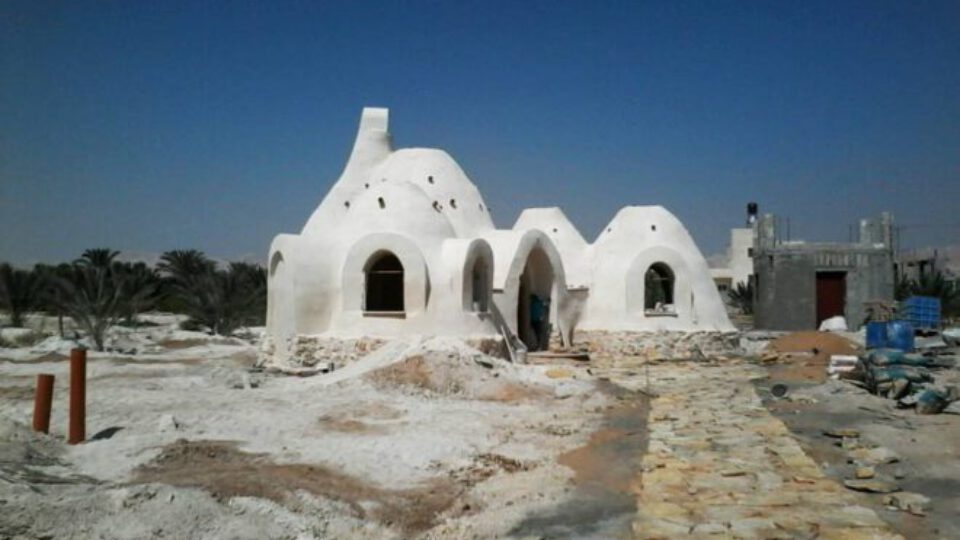 moon-cocoon-super-adobe-jericho-palestine-home.jpg