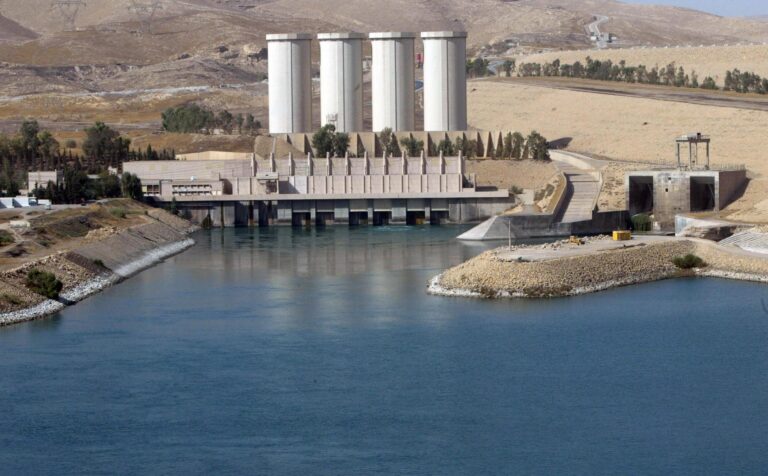 ISIS captures Mosul Dam threatening floods with death and destruction