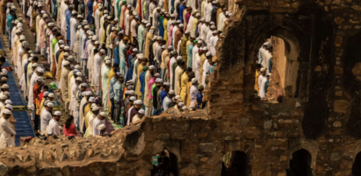 muslims-praying-pakistan.png