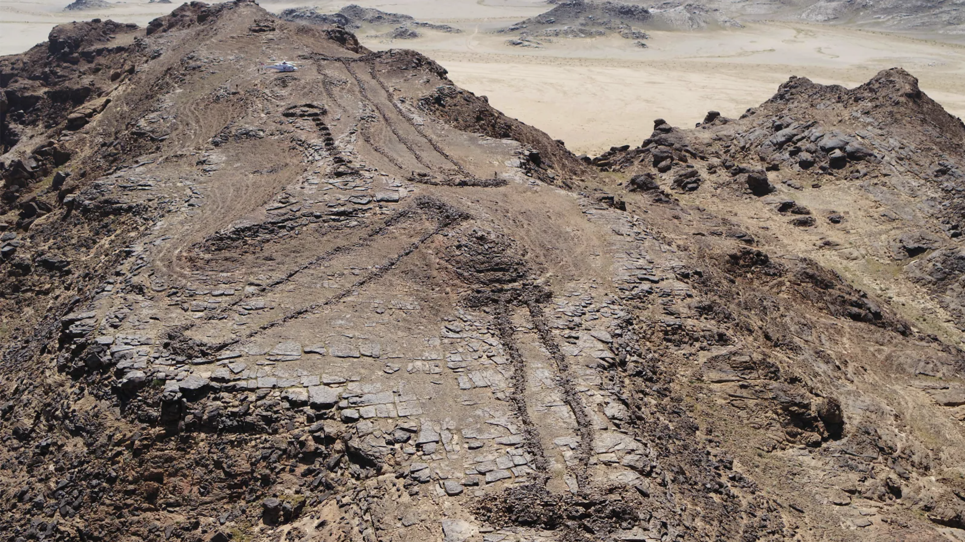 Mustatils in saudi arabia, ancient cult, stones on moutains, older than stonehenge