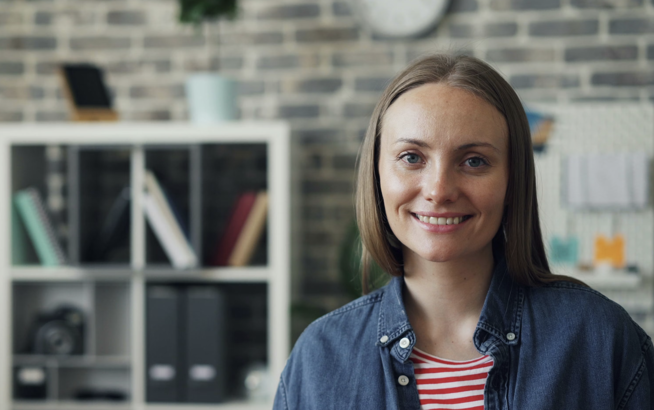 Hiring office workers in New York. Photo by Vitaly Gariev