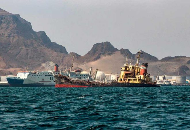Image of FSO Safer slowly sinking off the Yemen coast