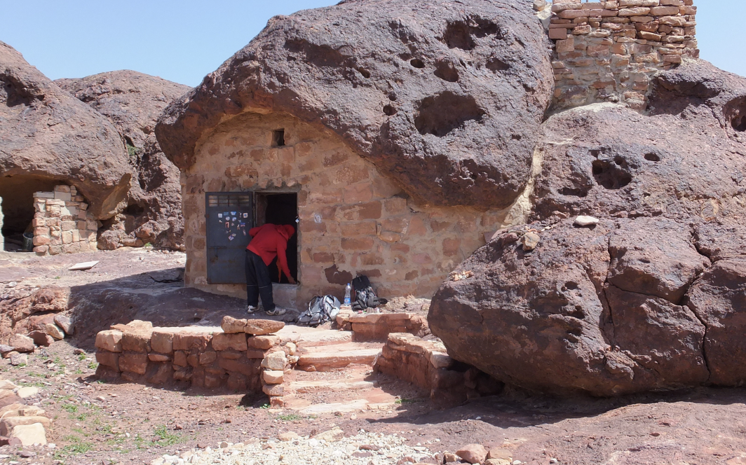 Stay bedouin cave in petra, desert hike