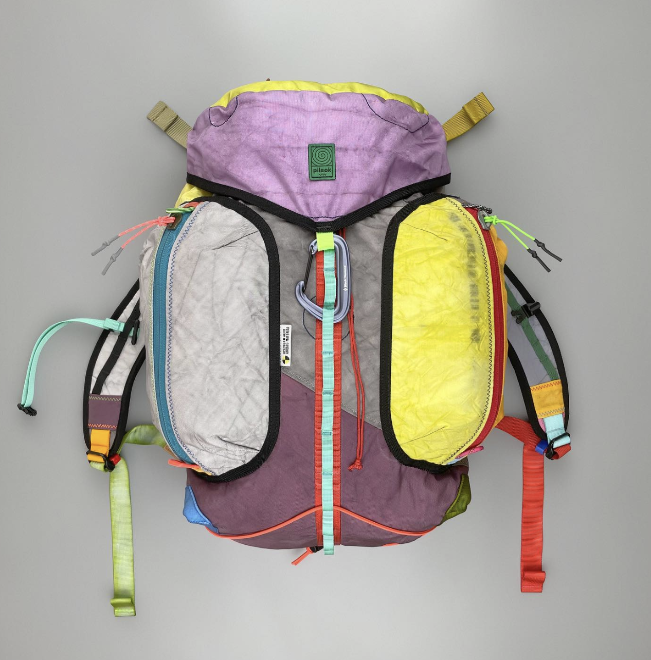 Pilsok bag, upcycled from air bags