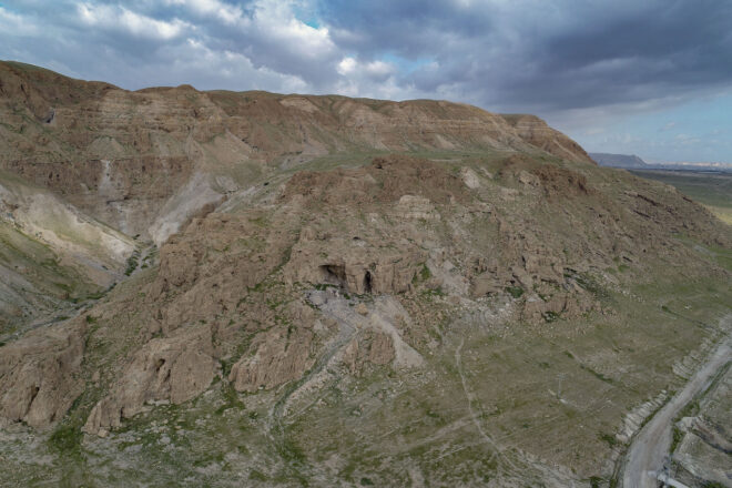 Dead Sea Scrolls, AI Dead Sea Scrolls, artificial intelligence archaeology, Qumran caves, Israel Antiquities Authority, Professor Mladen Popović, ERC Advanced Grant, ancient manuscripts, Hebrew Bible, parchment scrolls, scribes, paleography, codicology, ancient Judea, archaeological research, machine learning, chemical analysis, biblical archaeology, Dead Sea Scroll fragments, Qumran, Israel