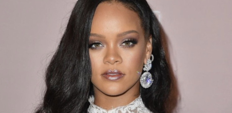 rihanna-dubai-diamond-bling.png