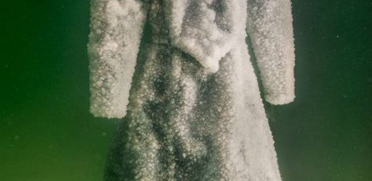 salt-dress-dead-sea-salt-bride-sigalit-landau-5.jpg