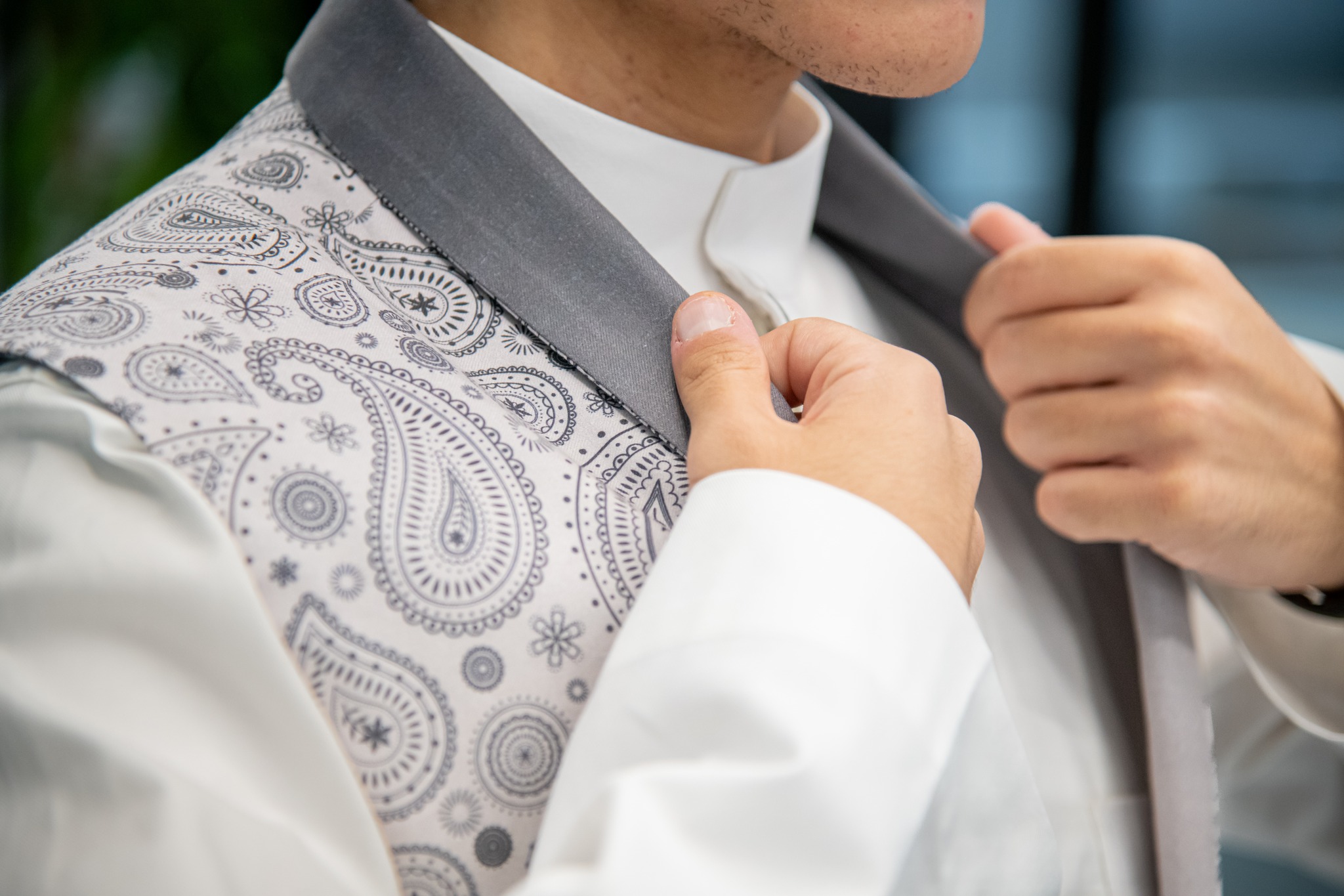 Men's suit courtesy of King Abdullah University of Science and Technology (KAUST) 