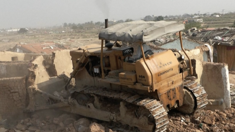 Pakistan forces Afghan refugees back to the Taliban