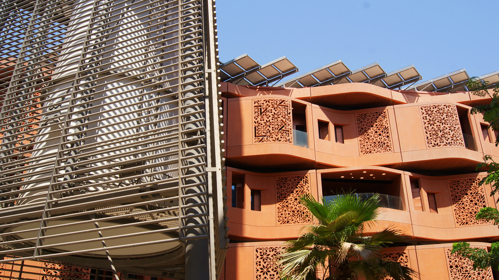Seramic materials and the facade at Masdar, a zero-energy city that failed to create community but which passed tests in building standards