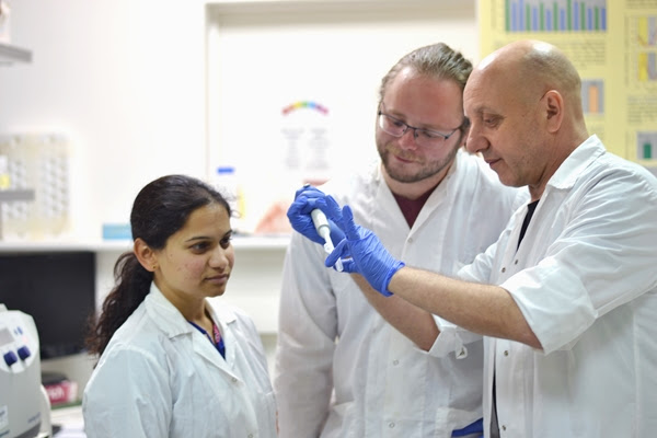 Simon Barak, growing plants on the moon