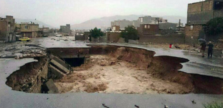 sinkhole-tehran-iran.png