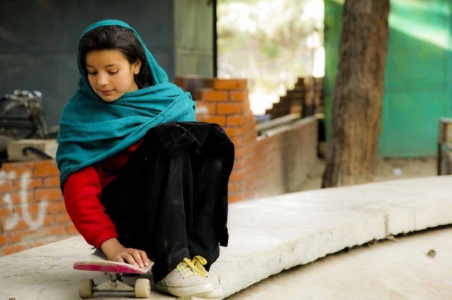 skateistan-girls-skate