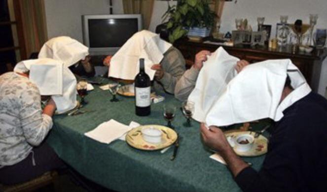 french eating ortolon