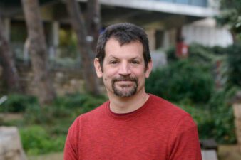 Exploding star hunter on the nature of supernovae