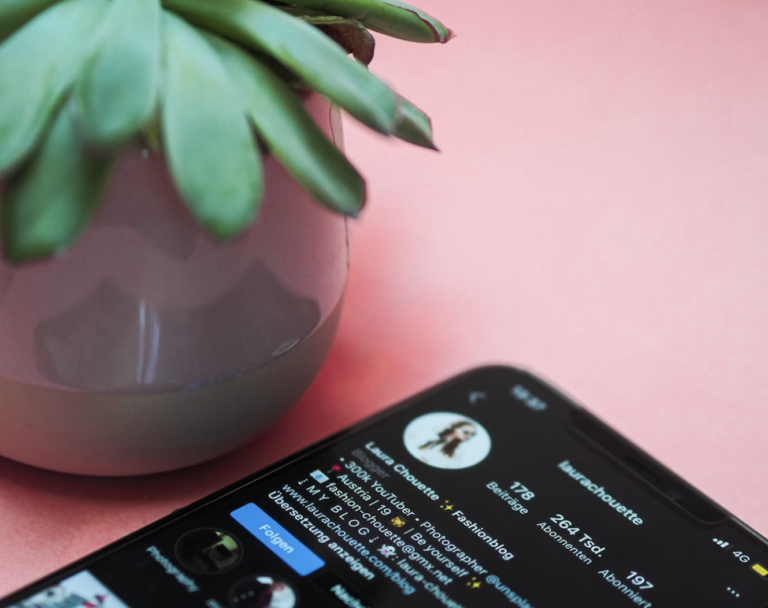 Gain an Edge on Instagram: 6 Best Websites for Buying Followers with Instant Delivery