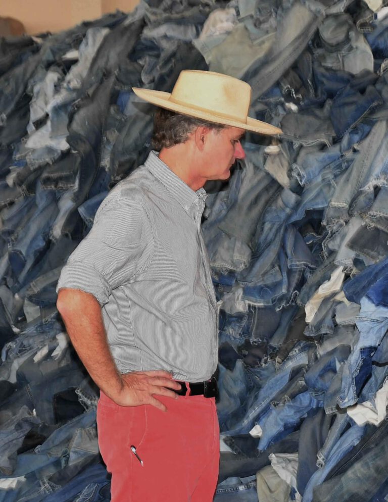 Steven Bethell Joins Board of SMART at Historic Conference in Dubai, highlighting the importance of textile reuse and responsible recycling