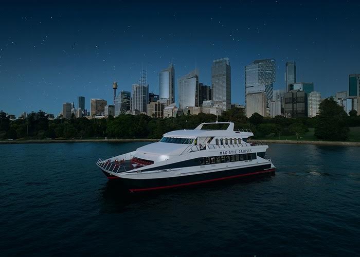 One of the dinner cruise options – the ‘Magistic II’ 