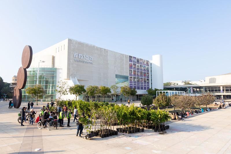 urban edible forest, city food forest, urban permaculture garden, edible landscape design, sustainable urban farming, community food forest, urban agriculture, edible plants in city, urban food ecosystem, green city living, urban gardening for food, permaculture in cities, edible greenery, city-grown food, urban food sustainability, urban food forest design, edible cityscape, food security in cities, urban agroforestry, urban self-sufficiency