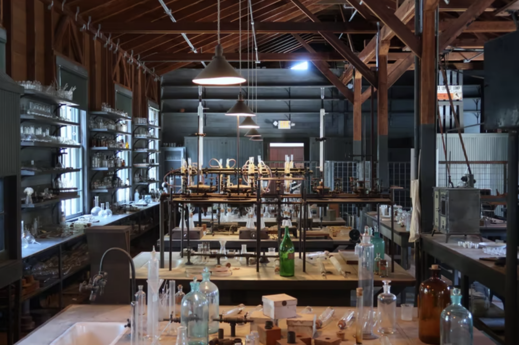 5 Reasons You Should Never Use Consumer Dishwashers To Clean Labware