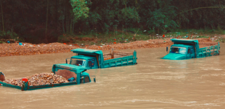 trucks-flooding-china.png