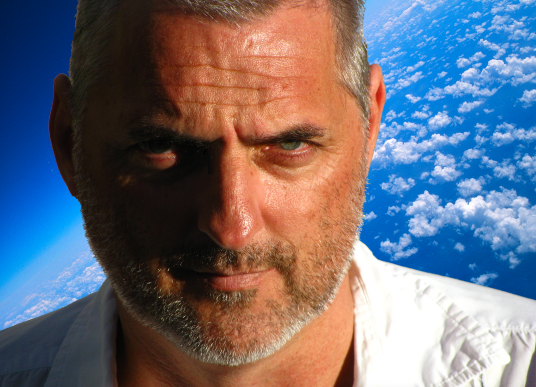 Vita Sapiens, Guy Lane