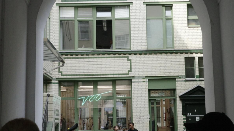 The smell of you, starts at the Voo temple in Berlin